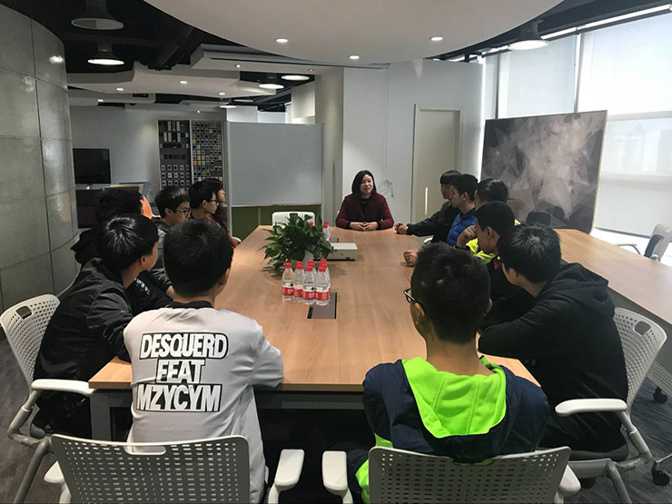 <b>四川新華學子名企行：走進四通瑞坤有限公司</b>