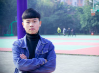 <b>小小的天，大大的夢(mèng)，活成自己想要的模樣</b>