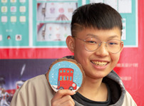 <b>我想高薪就業(yè)，零基礎(chǔ)的初中生現(xiàn)在學(xué)還晚不晚？</b>