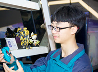 <b>涅槃重生，工作兩年后，選擇新華重新出發</b>