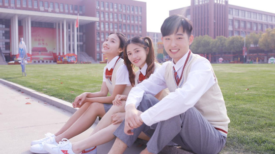 <b>結伴來新華 一起創造精彩未來！</b>