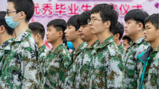 <b>新生的第一課，軍訓生活打響了新生活的第一槍！</b>