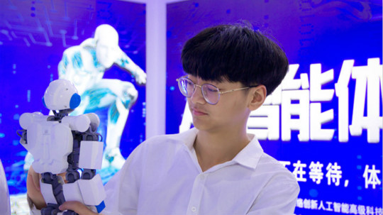 <b>選擇不對，努力白費！擇校選專業就選大品牌！</b>