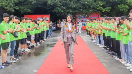 <b>真實創業故事：在直播紅利期的創業逆襲</b>