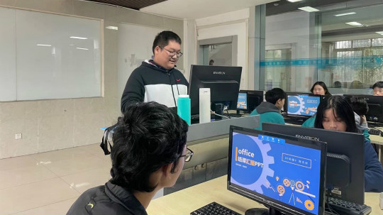 <b>四川新華2020年階段結課答辯進行中！</b>