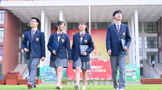 <b>兩會速遞 | 暖心，讓每個孩子都有人生出彩的機會！</b>