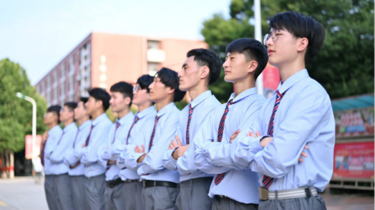 <b>初高中畢業，應該學什么？去哪里學？</b>