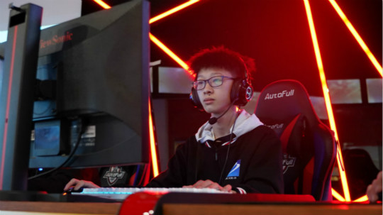 <b>中高考結(jié)束選什么專(zhuān)業(yè)就業(yè)好？讓他們告訴你！</b>