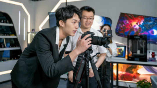 <b>盧東旭粉絲見面會，新華影視動漫推薦官答疑時間到！</b>