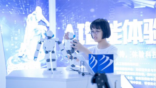 <b>解康馨伊：珍惜每一天的學(xué)習(xí)時(shí)光，靜心沉淀！</b>