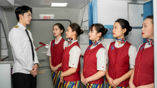 <b>明星@擇校選專業的你，上職校我們共同推薦新華！</b>