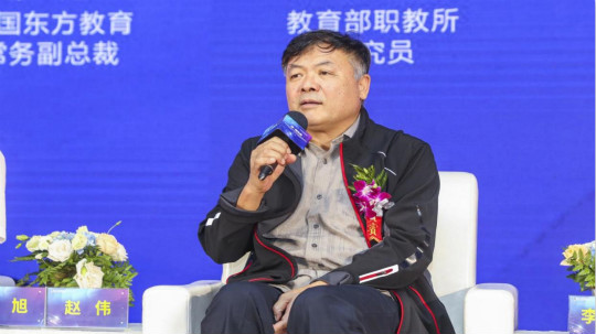 <b>教育部職教所研究員趙偉蒞臨新華電腦教育講學</b>