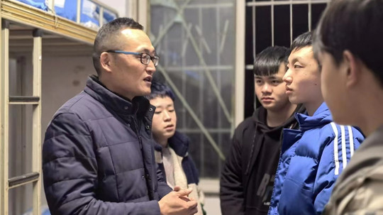 <b>心系新生 關心慰問|校領導走訪慰問2022級新生</b>