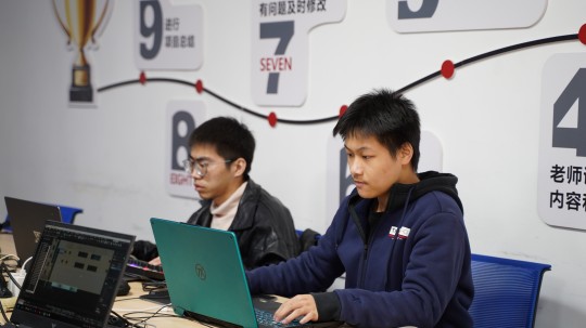 <b>優(yōu)秀學(xué)子|重返母校，再拾夢想</b>