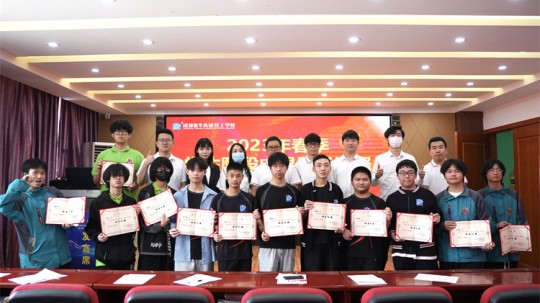 <b>凝心聚力，收獲碩果|成都新華畢業階段答辯圓滿禮成</b>