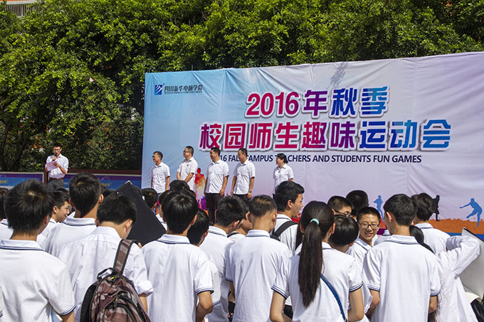 趣味運動會，老師和同學們都玩嗨了！