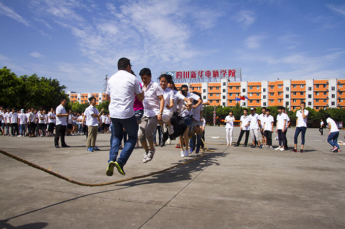 趣味運動會，老師和同學們都玩嗨了！