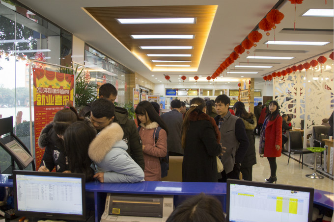 新年新氣象，新生報名場面火爆