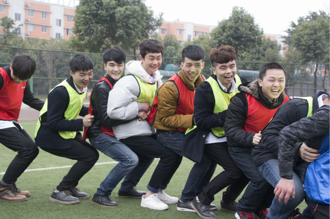 在拓展中相互認識，在拓展中展現(xiàn)自我