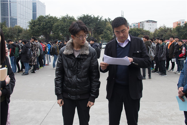 長得帥氣是優(yōu)勢(shì)，活得帥氣才是本事