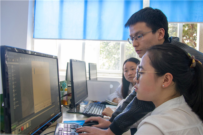 企業(yè)項目實訓(xùn)，VR技術(shù)大咖空降課堂