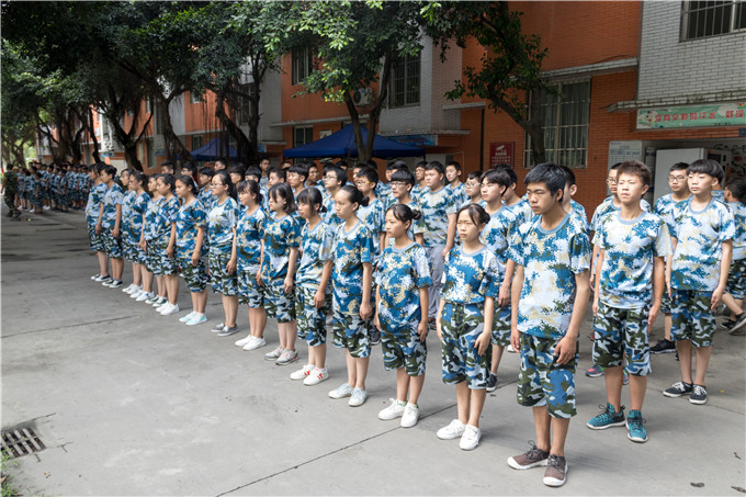 歌聲嘹亮，唱響17級秋季第一批新生軍訓