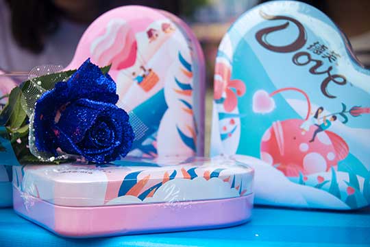 四川新華：在七夕節(jié)里，我們甜蜜蜜的開學(xué)啦