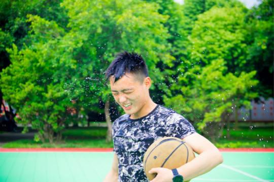 彭輝：誰的少年不躁動！