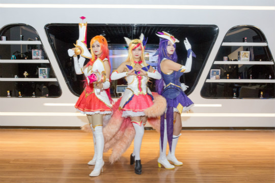 四川新華電競專業(yè)正式開館 英雄聯(lián)盟聯(lián)誼賽奏響最強音