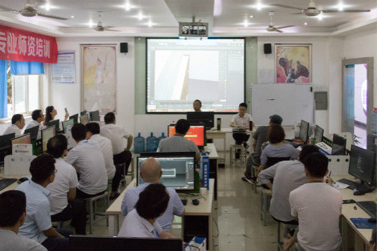 新華互聯網科技2018暑期VR師資培訓之：讓VR在課堂上誕生