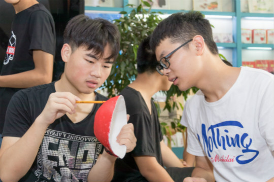 魅力面具 青春正好—四川新華面具彩繪大賽high！high！high！