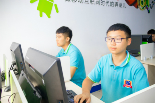 人生只有兩季：奮斗是旺季，懈怠是淡季