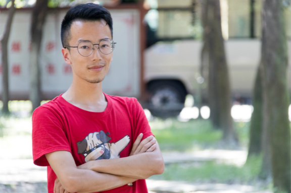 不安現(xiàn)狀，社會(huì)闖蕩十年，選擇新華重新出發(fā)