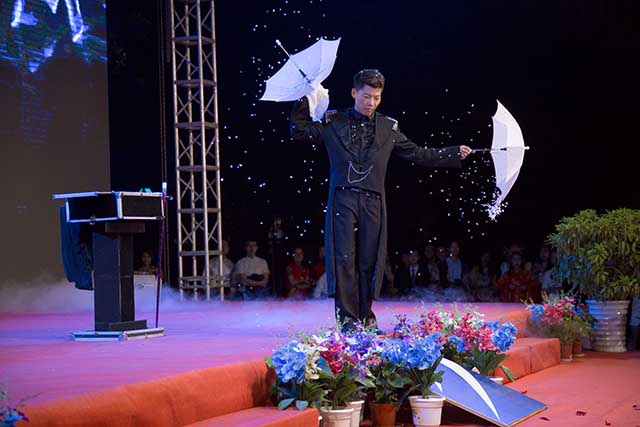 “慶國慶·迎新生”暨四川新華2018年秋季開學典禮圓滿落幕