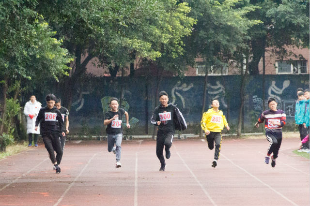 熱烈祝賀四川新華電腦學(xué)院冬季運(yùn)動(dòng)會(huì)圓滿(mǎn)閉幕！