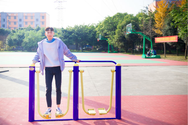 一見鐘情的電競(jìng)見之不忘，思之如狂