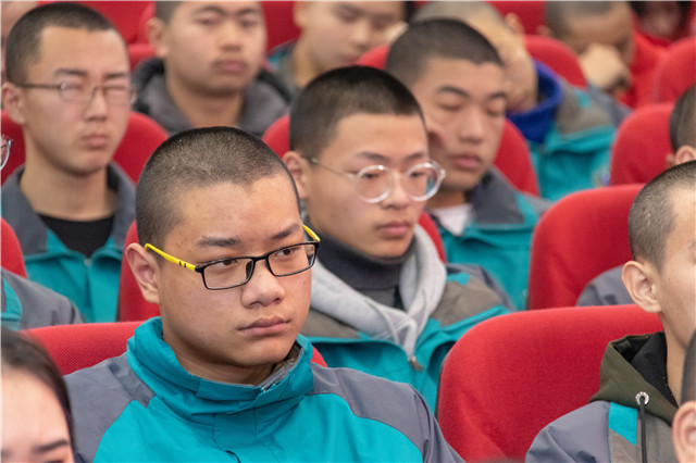 陽春三月，好事不斷！校校簽約再上新臺階、大數據智能學院正式揭牌！