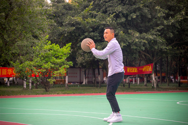 高中輟學，看“職場小白”如何“技能在手，天下可走”