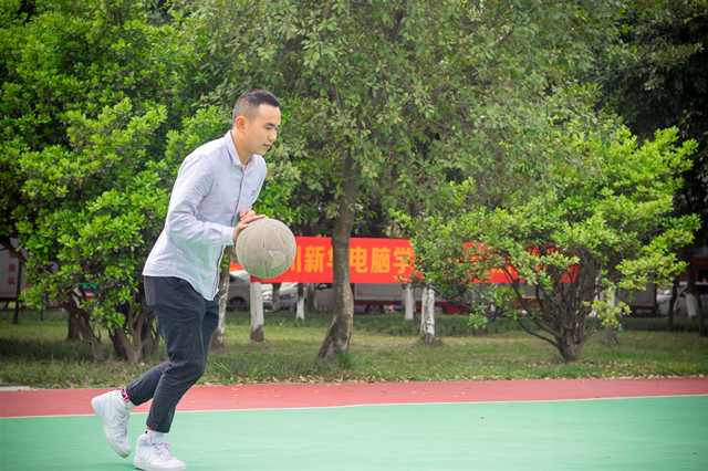 高中輟學，看“職場小白”如何“技能在手，天下可走”