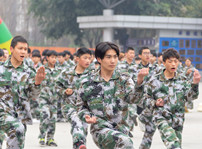 <b>追夢新華人|因為夢想·光芒萬丈！</b>