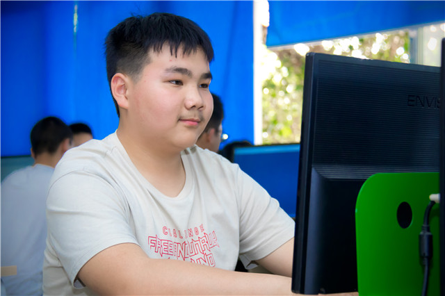 白宇翔|初中輟學，沒有技術怎么辦？選對專業很重要！