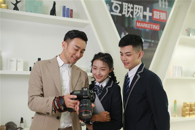 教學(xué)研發(fā)顯實(shí)力，新華互聯(lián)網(wǎng)科技五大專業(yè)特色學(xué)院亮點(diǎn)解析！