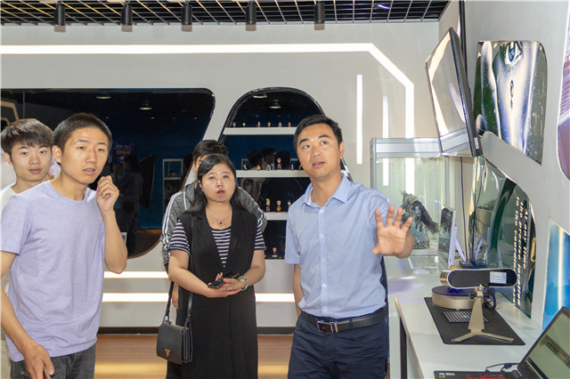 “匠心實(shí)力·質(zhì)敬品牌”百家媒體新華行帶你看點(diǎn)不一樣的！