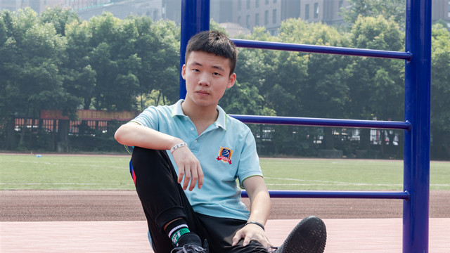 付忠?guī)洠焊绺缤扑]我來四川新華學互聯(lián)網(wǎng)技術