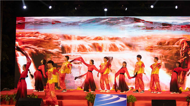 多圖預(yù)警，四川新華“慶國慶·迎新生”大型文藝晚會(huì)精彩回顧！