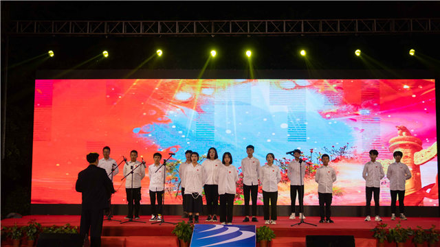 多圖預(yù)警，四川新華“慶國慶·迎新生”大型文藝晚會(huì)精彩回顧！