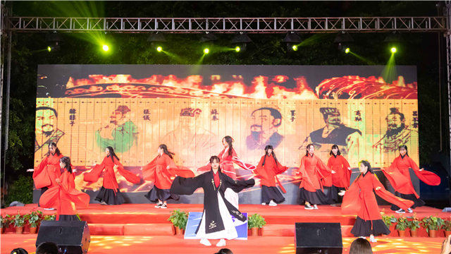 多圖預(yù)警，四川新華“慶國慶·迎新生”大型文藝晚會(huì)精彩回顧！