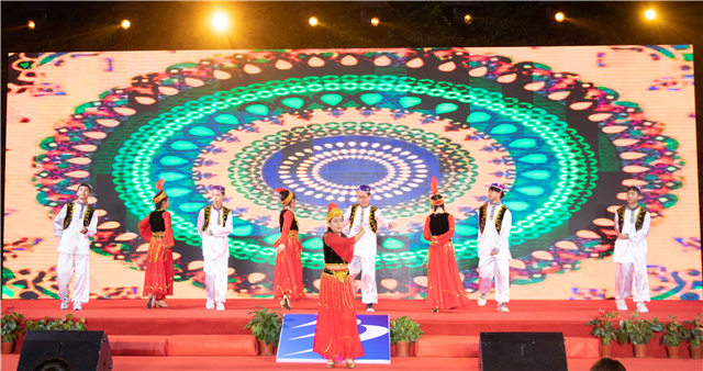 多圖預(yù)警，四川新華“慶國慶·迎新生”大型文藝晚會(huì)精彩回顧！