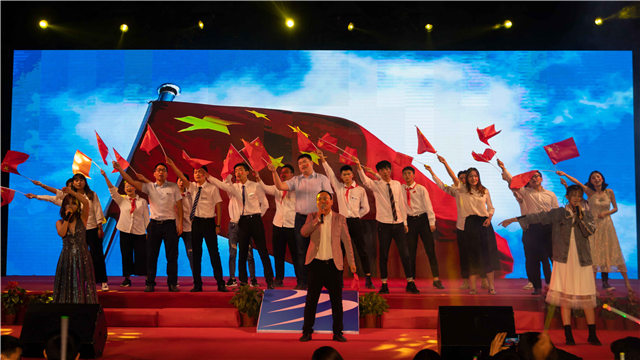 多圖預(yù)警，四川新華“慶國慶·迎新生”大型文藝晚會(huì)精彩回顧！