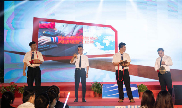 多圖預(yù)警，四川新華“慶國慶·迎新生”大型文藝晚會(huì)精彩回顧！